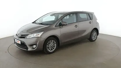 Gebraucht Toyota Verso Edition-S 147 PS (108 kW) 2017 Grau Van / Kleinbus