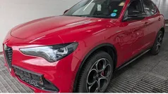 Rot Gebraucht 2024 Alfa Romeo Stelvio Veloce SUV | 38.595 € (Fairer Preis)