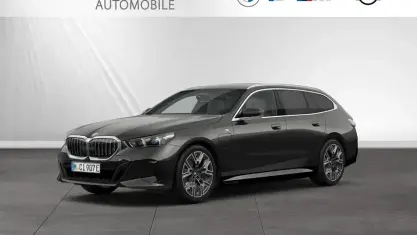 Gebraucht BMW 530e M Sport 299 PS (219 kW) 2025 Sophistograu brillanteffekt Kombi