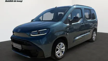 Gebraucht Toyota Proace Verso Team 110 PS (80 kW) 2024 Blau Van / Kleinbus
