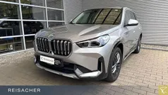 Spacesilber metallic Gebraucht 2023 BMW iX1 xLine SUV | 38.449 € (Fairer Preis)