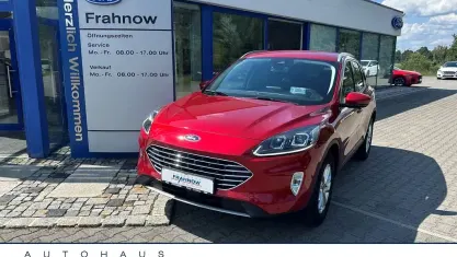 Gebraucht Ford Kuga Titanium 150 PS (110 kW) 2022 Rot SUV