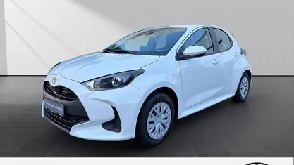 Gebraucht 2024 Toyota Yaris Hybrid Business Edition Kleinwagen | 20.990 € (Fairer Preis)