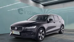 Schwarz Gebraucht 2023 Volvo V60 CC Plus Kombi | 37.900 € (Guter Preis)