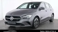 Grau Gebraucht 2024 Mercedes B180 Advanced Van / Kleinbus | 31.850 € (Fairer Preis)