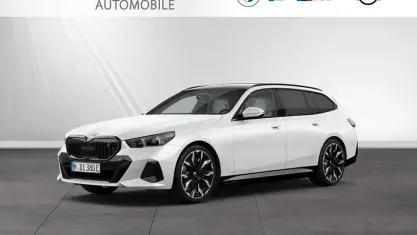 Gebraucht BMW i5 M Sport 250 kW (340 PS) 2025 Mineralweiß metallic Kombi