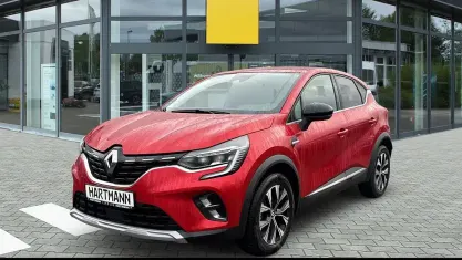 Używany Renault Captur Techno 91 KM (66 kW) 2023 Czerwony SUV