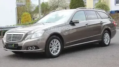 Używany Mercedes E220 Elegance 170 KM (125 kW) 2010 Szary Kombi