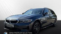 Mineralgrau metallic Gebraucht 2021 BMW 330e Advantage Kombi | 25.970 € (Fairer Preis)