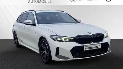 Alpinweiss Gebraucht 2023 BMW 320 M Sport Kombi | 32.320 € (Fairer Preis)
