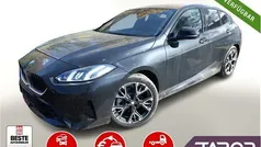 Schwarz (saphirschwarz metallic) Neu 2025 BMW 120 M Sport Kleinwagen | 37.387 € (Fairer Preis)