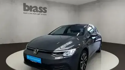 Gebraucht VW Golf VII United 150 PS (110 kW) 2021 Delfingrau metallic Kleinwagen
