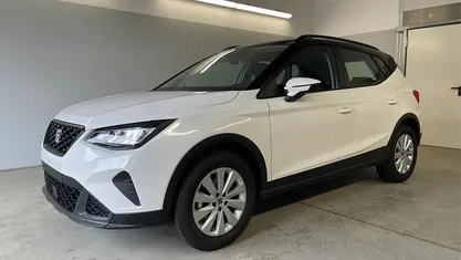 Neu Seat Arona Style 116 PS (85 kW) 2025 [b40e] weiß  dach schwarz [b40e] weiß  dach schwarz SUV