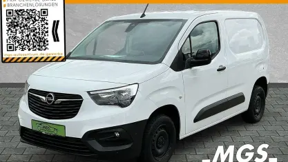 Gebraucht Opel Combo Basis 102 PS (75 kW) 2023 Lackierung weiss icy/typ aussenverkleidung spiegel flach standard Van / Kleinbus