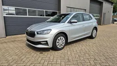 Brillantsilber metallic Neu 2025 Skoda Fabia Selection Limousine | 20.890 € (Fairer Preis)