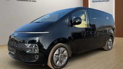 Gebraucht Hyundai Staria Trend 177 PS (130 kW) 2023 Schwarz Van / Kleinbus
