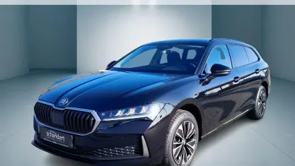 Neu Skoda Superb Essence 150 PS (110 kW) 2026 Ebony schwarz metallic Kombi