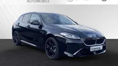 Saphirschwarz metallic Gebraucht 2025 BMW 120 M Sport Kleinwagen | 35.888 € (Guter Preis)