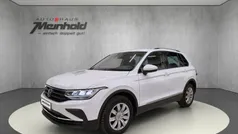 Pure white Gebraucht 2023 VW Tiguan Active SUV | 29.888 € (Fairer Preis)