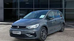Grau Gebraucht 2021 VW Touran Highline Van / Kleinbus | 29.980 € (Fairer Preis)