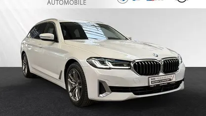 Gebraucht BMW 540 Luxury Line 333 PS (244 kW) 2021 Mineralweiss metallic Kombi