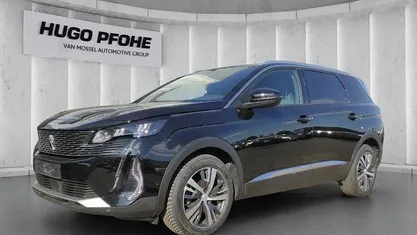 Schwarz Gebraucht 2023 Peugeot 5008 Allure Van / Kleinbus | 24.990 € (Fairer Preis)