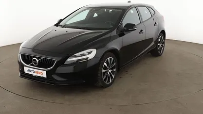 Gebraucht Volvo V40 Momentum 122 PS (89 kW) 2019 Schwarz Kombi
