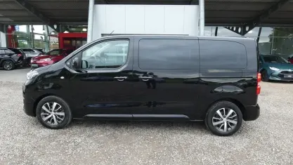 Gebraucht Toyota Proace Verso Team 177 PS (130 kW) 2022 Graphitschwarz metallic Kombi