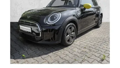 Gebraucht Mini Cooper 136 PS (100 kW) 2023 Schwarz Kleinwagen