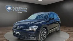 Deep black perleffekt (schwarz) Gebraucht 2018 VW Tiguan Comfortline SUV | 19.950 € (Fairer Preis)