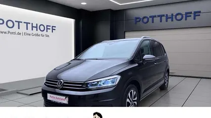 Schwarz Gebraucht 2022 VW Touran Active Van / Kleinbus | 29.977 € (Fairer Preis)