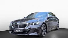 Sophistograu brillanteffekt Gebraucht 2024 BMW 520 M Sport Limousine | 52.850 € (Fairer Preis)