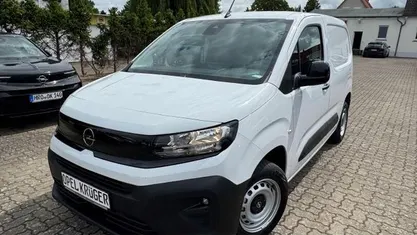 Weiß Neu 2025 Opel Combo Van / Kleinbus | 21.400 € (Guter Preis)