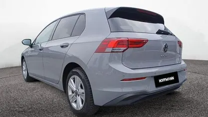 Gebraucht VW Golf VII Life 150 PS (110 kW) 2021 Moonstone gray Kleinwagen