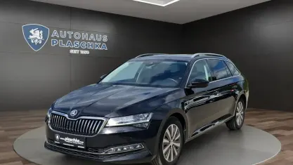 Używany Skoda Superb Style 150 KM (110 kW) 2023 Czarny Kombi