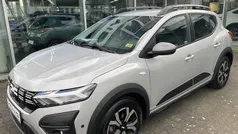 Grau Gebraucht 2023 Dacia Sandero Expression Kleinwagen | 16.777 € (Guter Preis)
