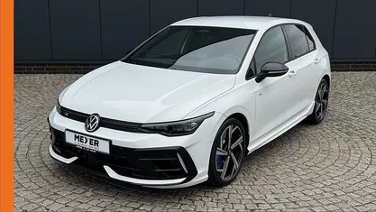 Pure white/ pure white Neu 2025 VW Golf VIII R Limousine | 47.690 € (Guter Preis)