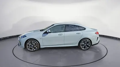 Gebraucht BMW 220 M Sport 170 PS (125 kW) 2025 Silber Coupé