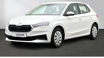 Begagnad Skoda Fabia Active 65 HK (47 kW) 2023 Vit Halvkombi