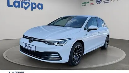 Weiss Gebraucht 2023 VW Golf VIII Style Limousine | 26.230 € (Fairer Preis)