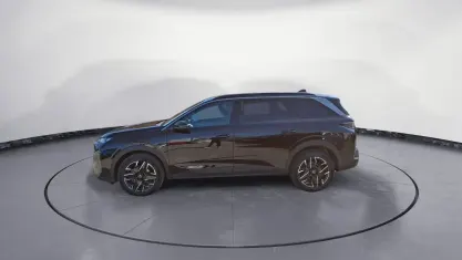 Neu Peugeot 5008 Allure 145 PS (106 kW) 2026 Schwarz SUV