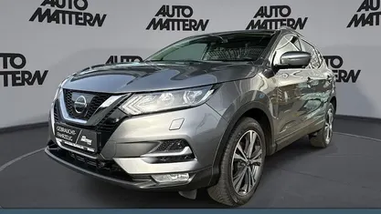 Grau Gebraucht 2018 Nissan Qashqai N-Connecta SUV | 15.490 € (Fairer Preis)