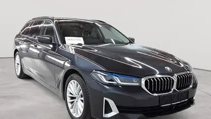 Gebraucht BMW 520 Luxury Line 190 PS (139 kW) 2022 Sophistograu brillanteffekt metallic Kombi