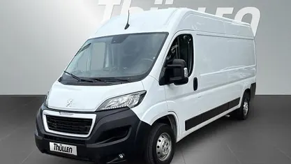Weiß Gebraucht 2023 Peugeot Boxer Van | 22.990 € (Guter Preis)