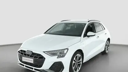 Gebraucht Audi A3 S-Line 204 PS (150 kW) 2025 Gletscherweiss Limousine