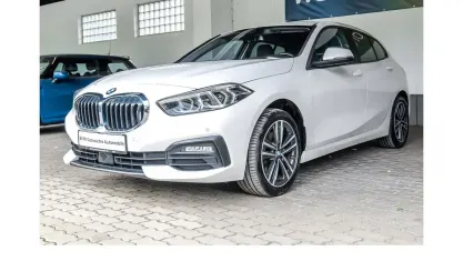 Gebraucht BMW 118 Advantage 136 PS (100 kW) 2022 Weiß Limousine