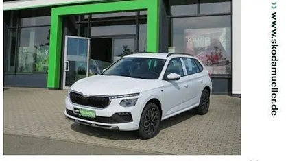 Weiß (moonweiss perleffekt) Neu 2025 Skoda Kamiq Tour SUV | 32.539 €