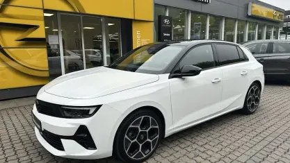 Gebraucht Opel Astra 131 PS (96 kW) 2023 Arktisweiß Kleinwagen