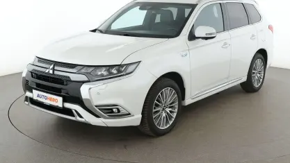 Gebraucht Mitsubishi Outlander P-HEV Top 311 PS (228 kW) 2021 Weiß SUV