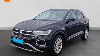 Deep black Gebraucht 2024 VW T-Roc Style SUV | 28.970 € (Fairer Preis)
